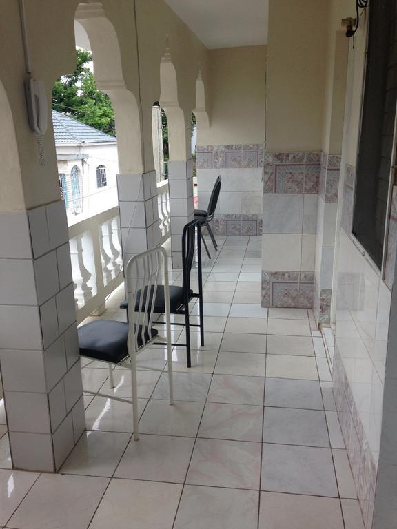 Bethel Court Guesthouse モンテゴ・ベイ エクステリア 写真